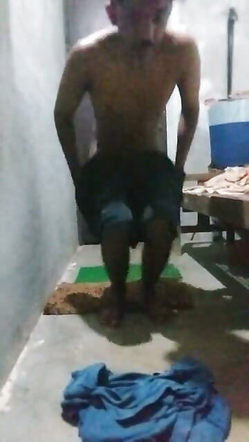 Headmaster Shitihn Fap Kencing Atas Baju