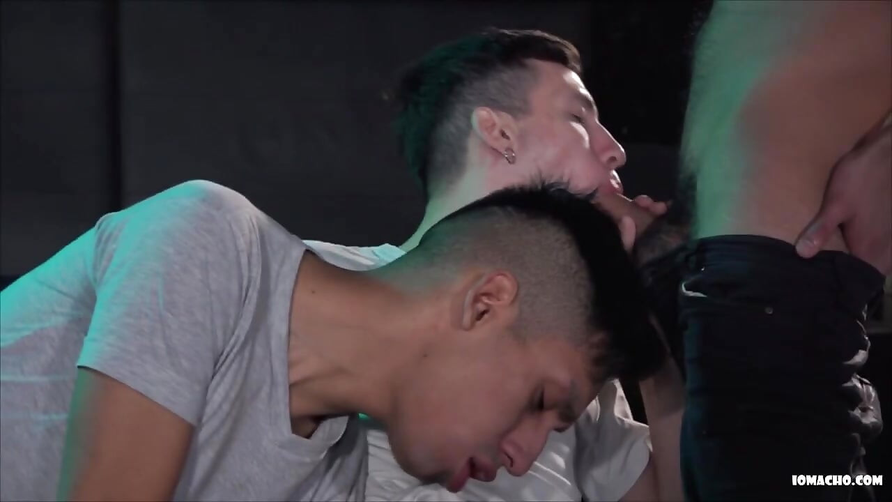 Latin Boys Daisy Chain Raw Threesome