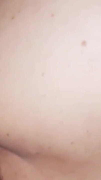 Känslosamt ögonblick från "STYVMAMMA KNULLAR I DUBAI MED SIN ARABISKA STYVSON"