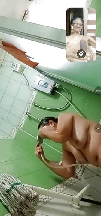 Csak nézni, ahogy fürdik