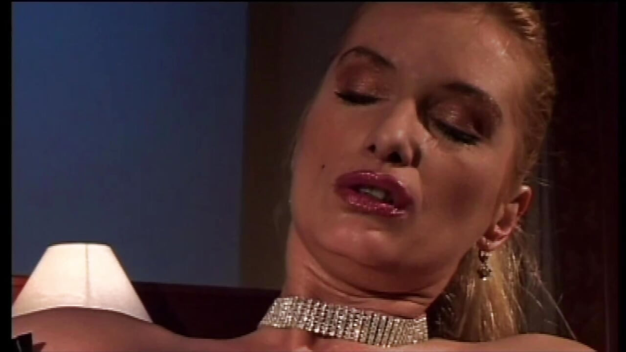 A Good Fuck with a Deluxe Slut