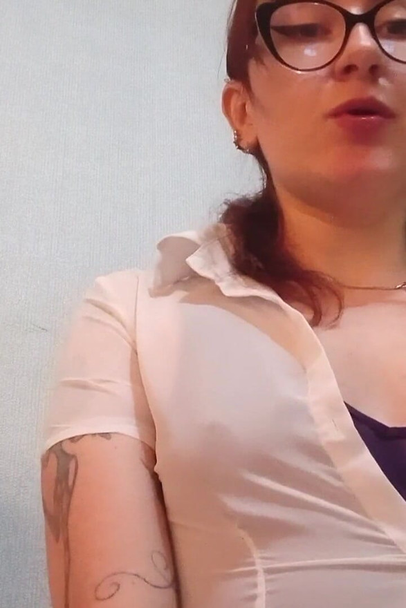 Styvmamma visar hur man spelar