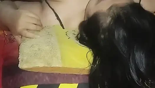 (Sensör yok) Ah tatmin olana kadar beni sikmek iyi hissettiriyor
