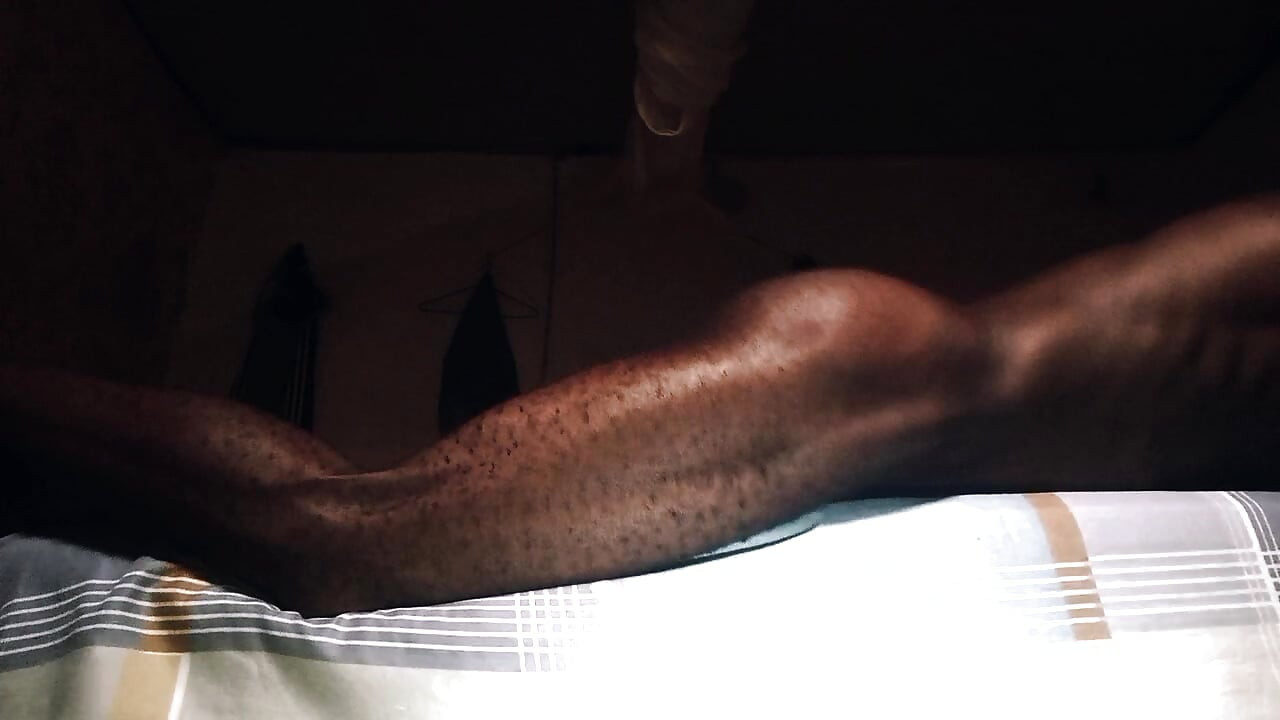 Video.Guru Innocently humping bed ends up with cummin and squirts your ex oh the other side