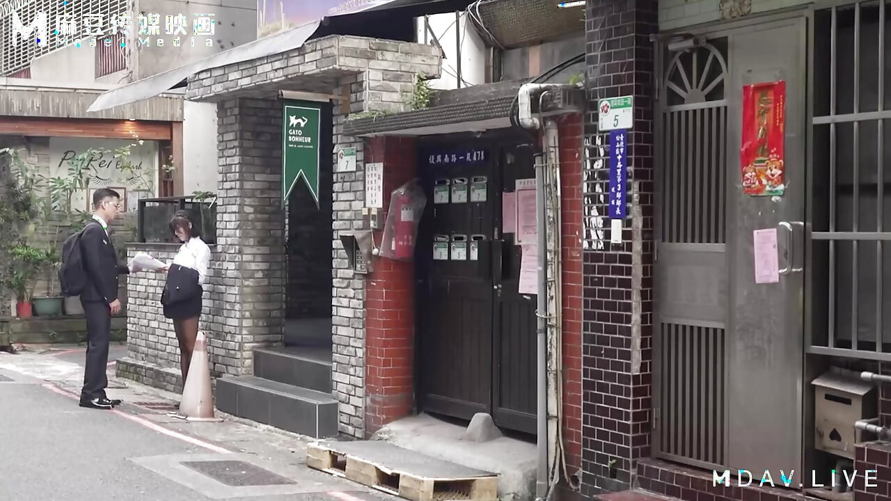 MD-0258 발잡 고기 스틱을 좋아하는 음란한 부하