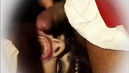 Jessica Rizzo zaman sahnesinde yürüyüş yapıyor 02