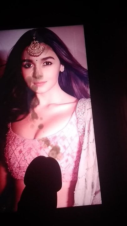 Alia Cum tribute