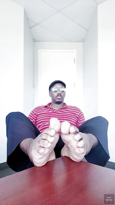 Male soles in the office (6) (2026)