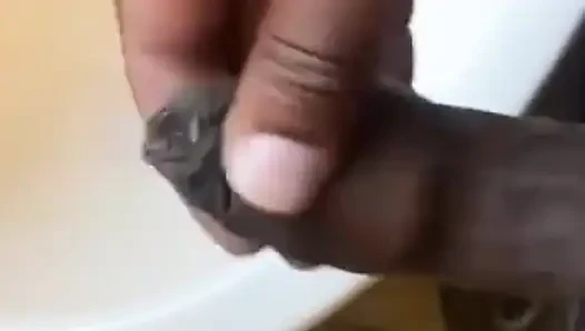 Banyoda boşalma ile şiplak el rölyef