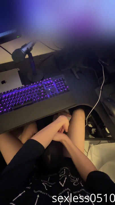 [Beginner] Masturbating Using the Mouth of a Meat Onahole While Watching AV | Clip 1