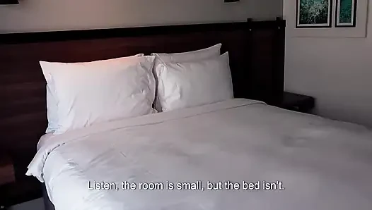 Gecikmeli bir uçuş sonrası üvey oğul ve üvey anne otel odasında