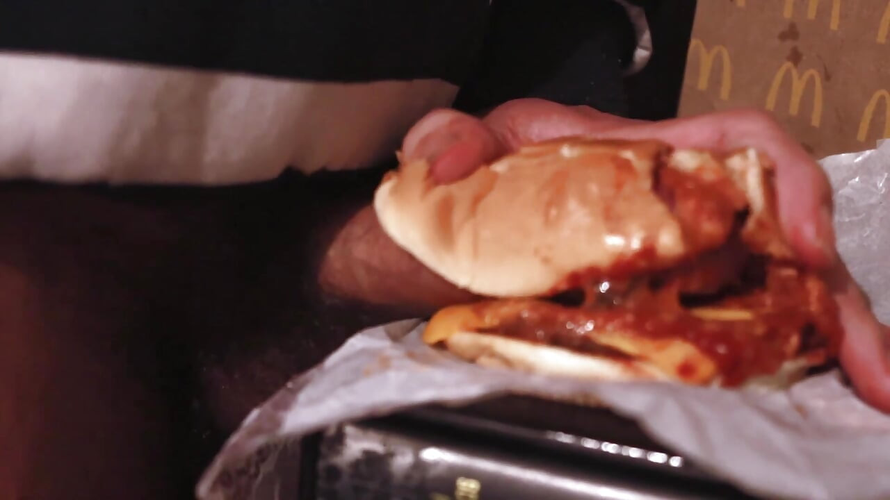 i was so horny i fucked a cheeseburger