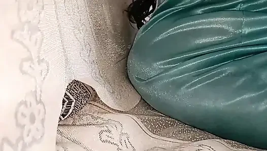 Kayınbiraderi geldiğinde kanepenin altında sıkıştı
