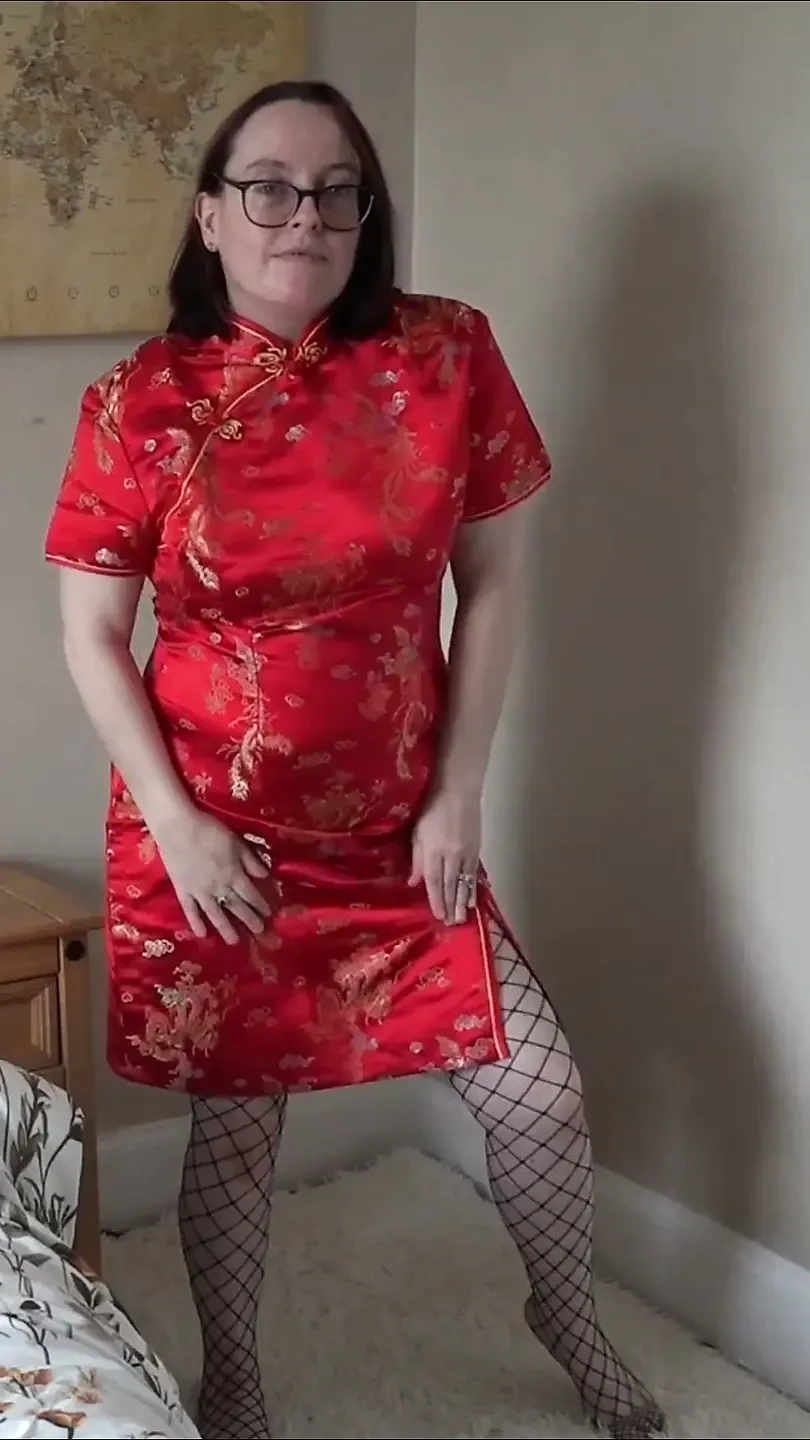 旗袍礼服渔网连裤袜脱衣舞
