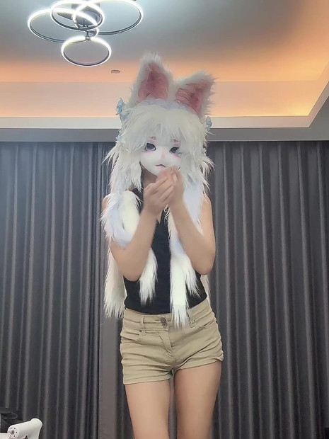 Tia  naked dance