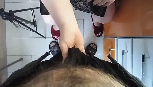 The mouth of a fat bitch is filled with sperm after a deep blowjob