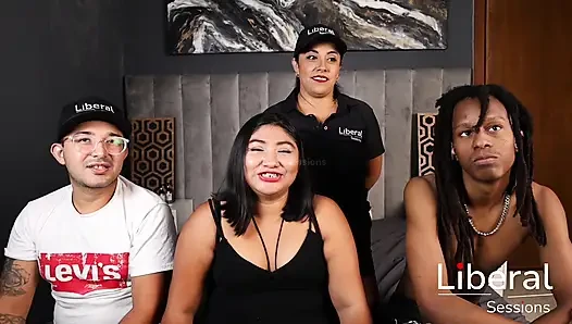 Istri hot pantat montok dientot sama kontol besar pria kulit hitam