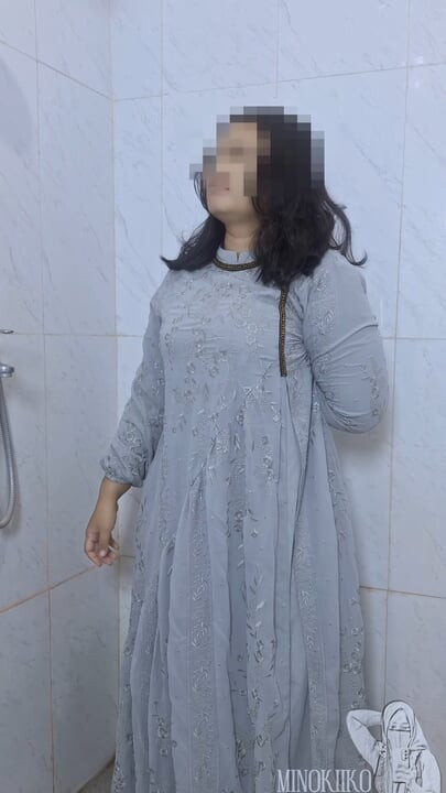Hijab Sister in Law Clean Her Self After Making Out Behind Her Husband - Minokiiko