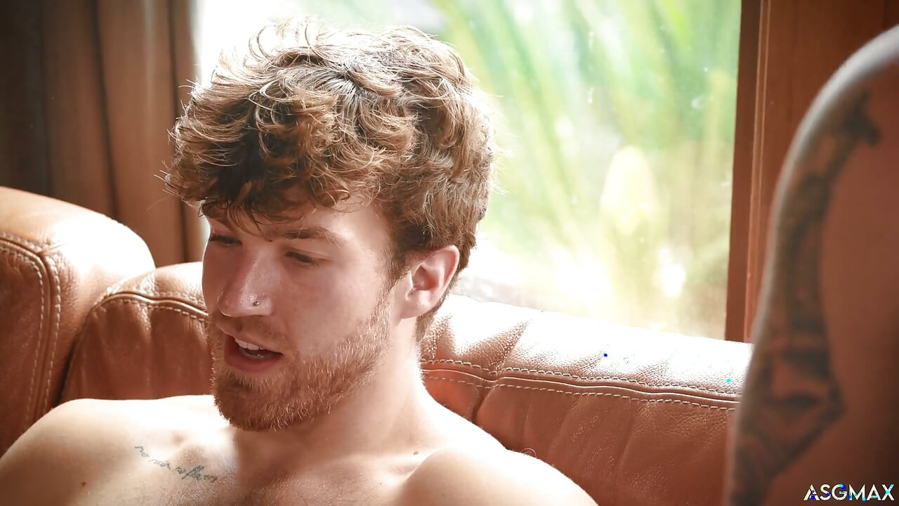 Asgmax - Ex-military Andrew Delta Caught in a Housemate Hookup