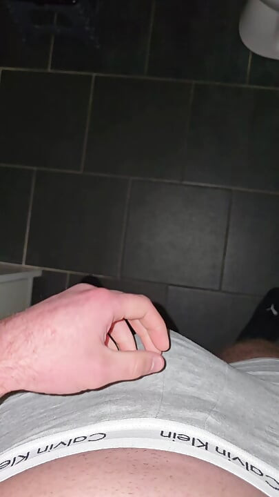 Calvin Klein Igra se s izbočinom u sivom donjem rublju PhantomGentX