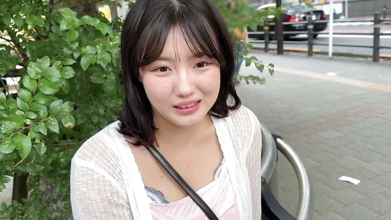 Part 1: In front of her boyfriend, the natural H-cup college girl Mikan (20) with a cat-like pose is a natural sex sex girl [Confirmed to become a sex buddy → sucking on chin]