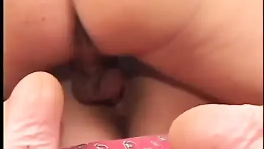 Gadis remaja rambut cokelat didobel penetrasi dan dicrot di muka