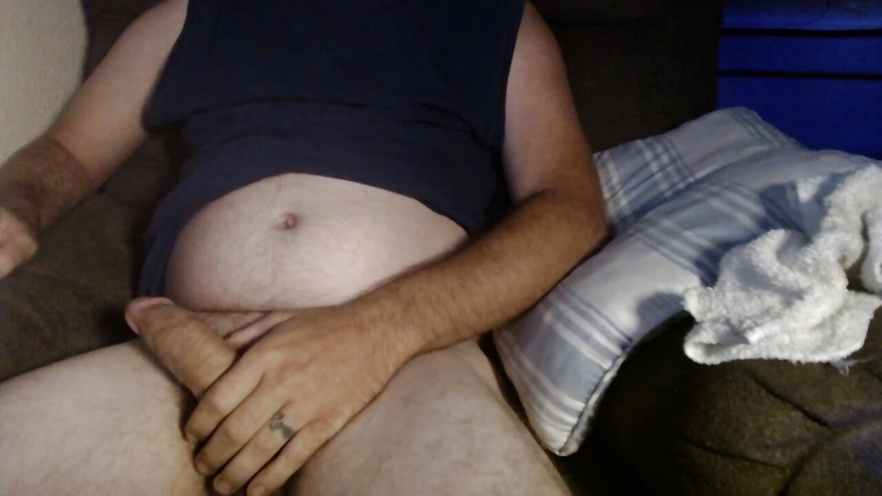 DubeSnackes, "Masturbira" debeli sočni prosječni kurac