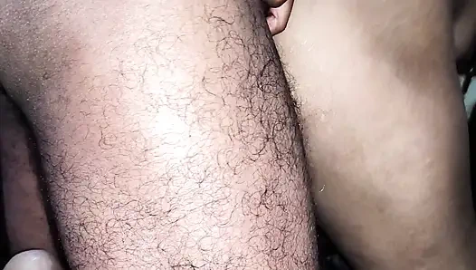 Seksi yenge, tamamen çıplak ve sevişmiş