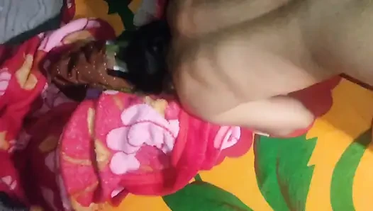 Hintli kız arkadaşımın doğum gününde büyük yarağa ihtiyacı var