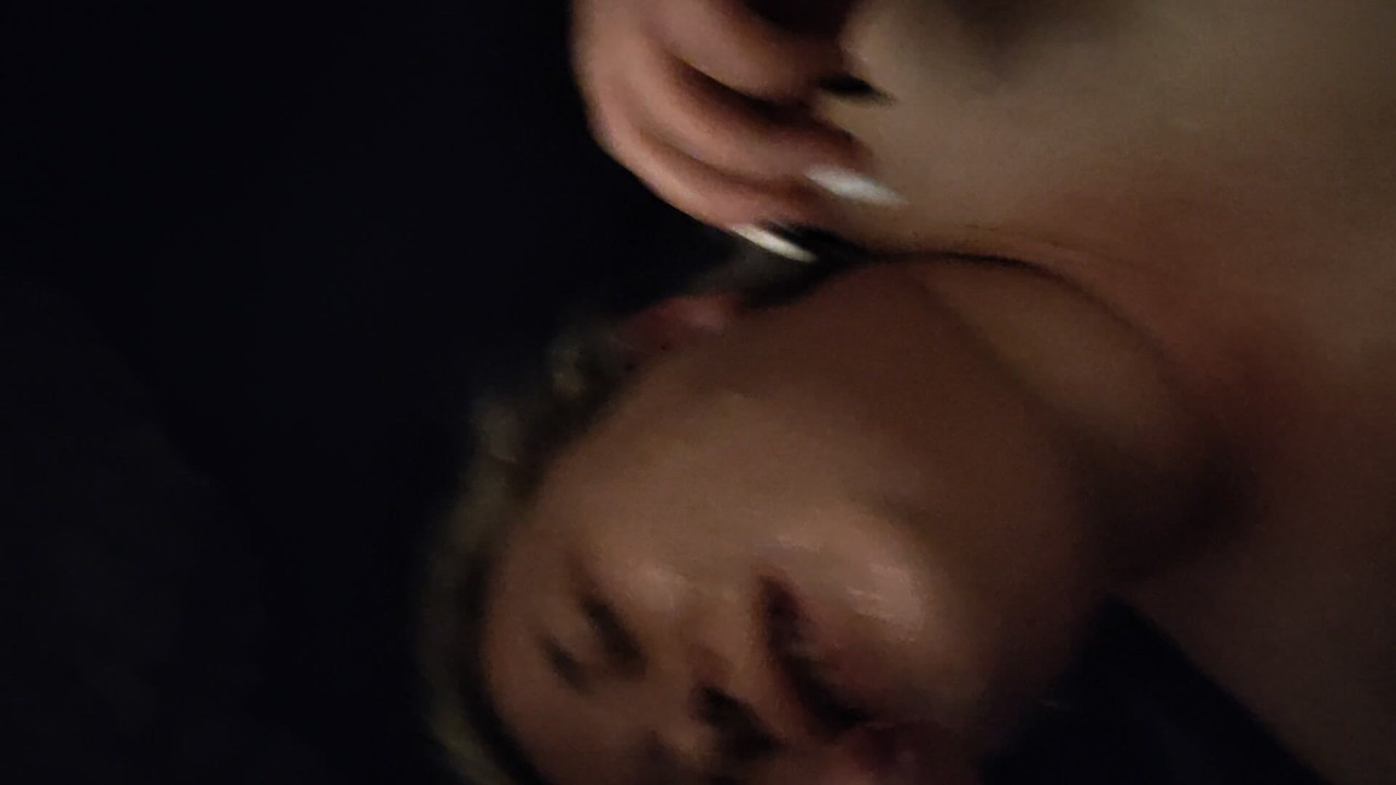 ลิ้นออก!!