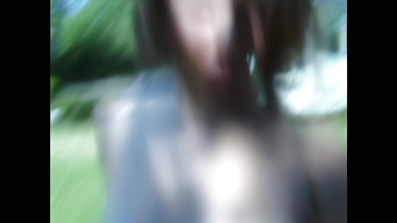 زهر الطبيعة: خذني بإحكام ودعني أشعر بكل شيء في الداخل