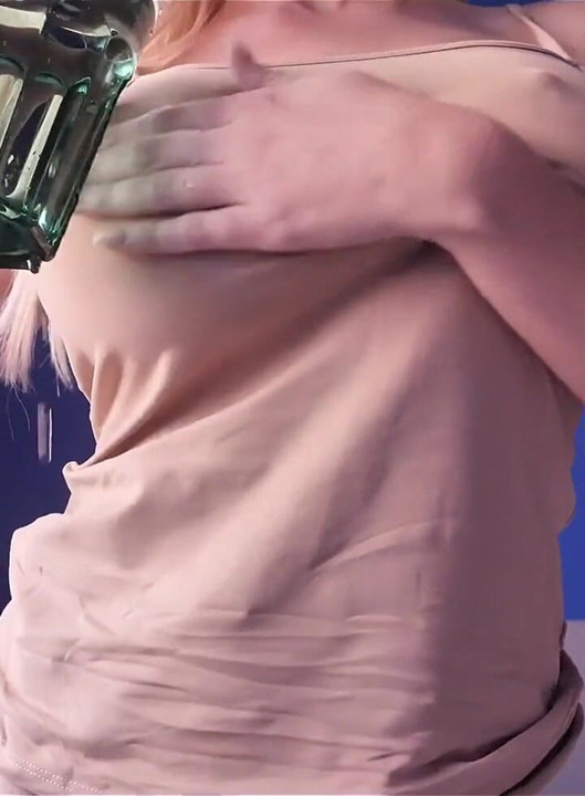 Seins durs mouillés
