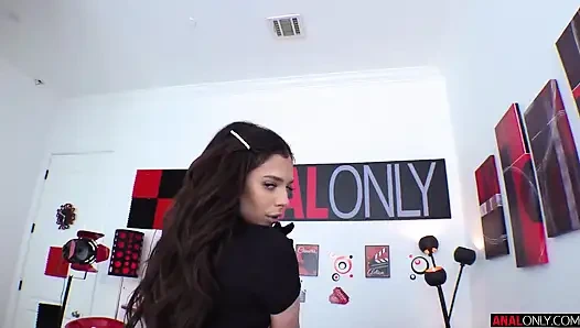 Violet ağzı açık bir tanrıça