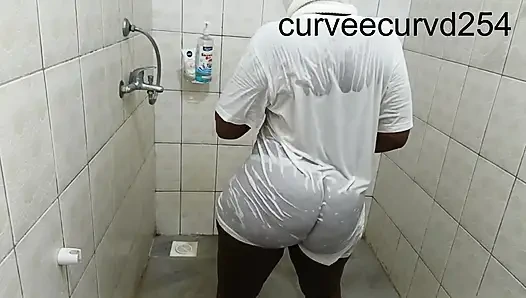 Мы получили мокрый тверк, отсосали и трахнули: романтика в ванной