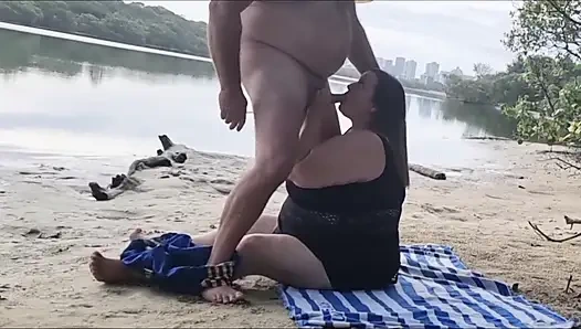 Neredeyse nehirde sikişirken yakalanıyor - faphouse'ta özel