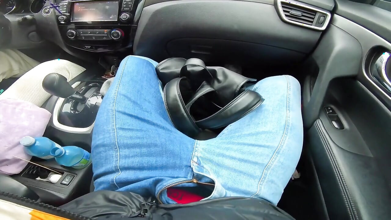 J’étais Tellement Mouillée Que J’ai Baisé La Première Étudiante Que J’ai Vu