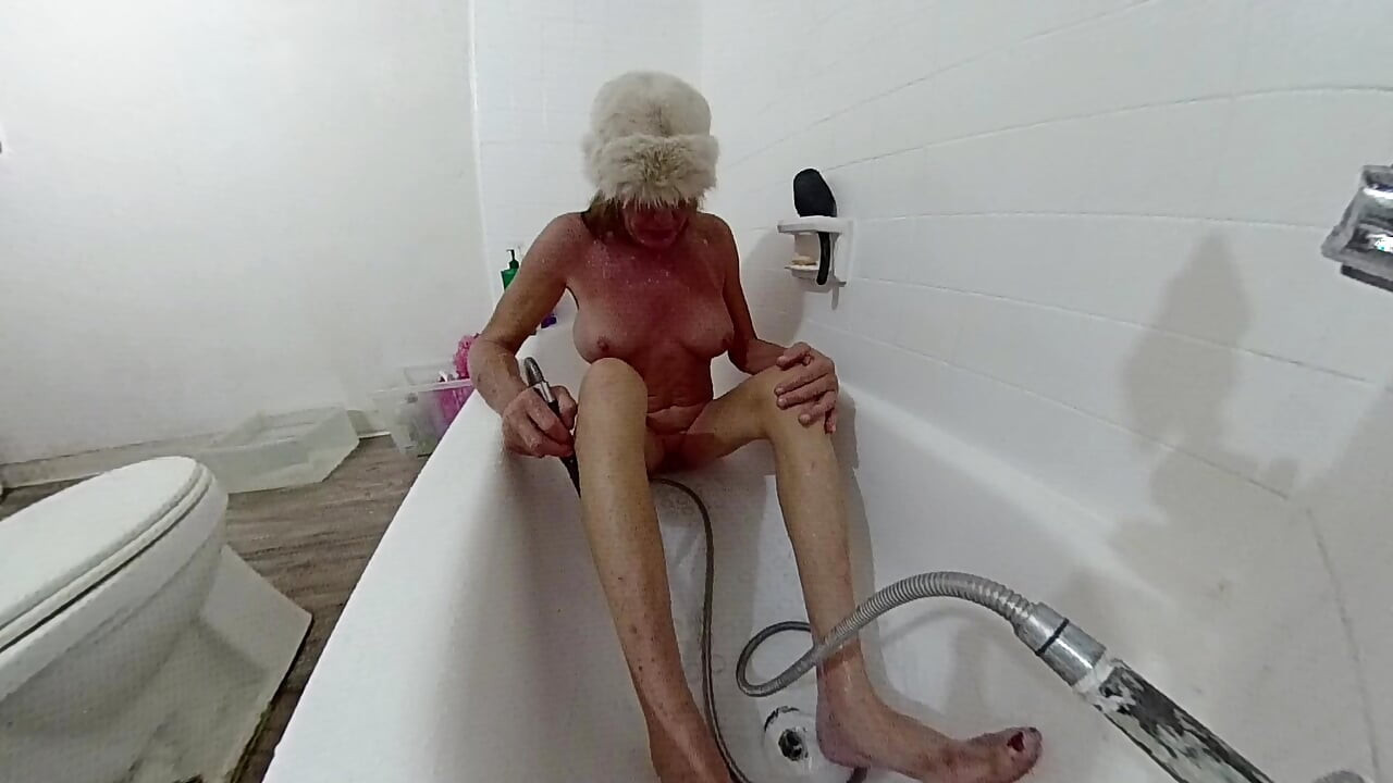 Lizzy Yum SDJUNE 2025 Masturbation Dilating Bathing Edging Amateur, Big Tits, Sex Toy, Solo (dilate masturbate 96)