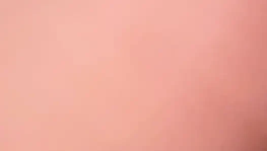 Istri sange ini suka banget masturbasi memeknya yang super hot sampai meringis keenakan!