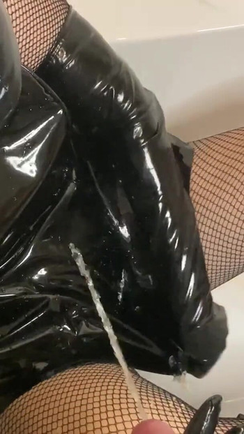 Spectacular moment from "Masturbation, Blowjob and Pissing in Bathtub"