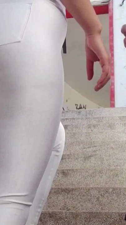 Outdoor Blowjob In Public - Hot Girl Big Ass Sucking Huge Cock | Clip 1