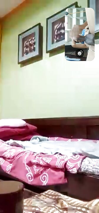 Vorbim un pic, apoi facem sex video pentru a ne elibera pofta