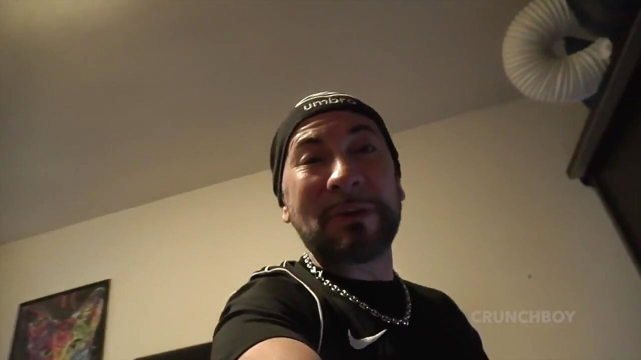 Max Lava被色情明星kevin David生性交