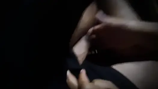 Nicoly mattos pamer memek berbulu dan toket besar di alun-alun