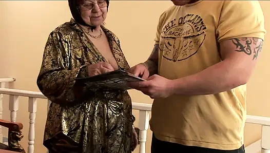 Busty Amanda Is A Mature Grandma Who Gets Laid With A Tattoo Covered Guy