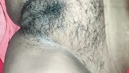 Hot Indian desi aunty ki gulabi chut