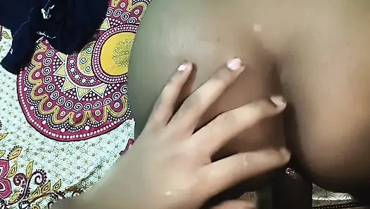 Aaj apni girlfriend ko ghar bulaya aur uski pyaas bujhaai