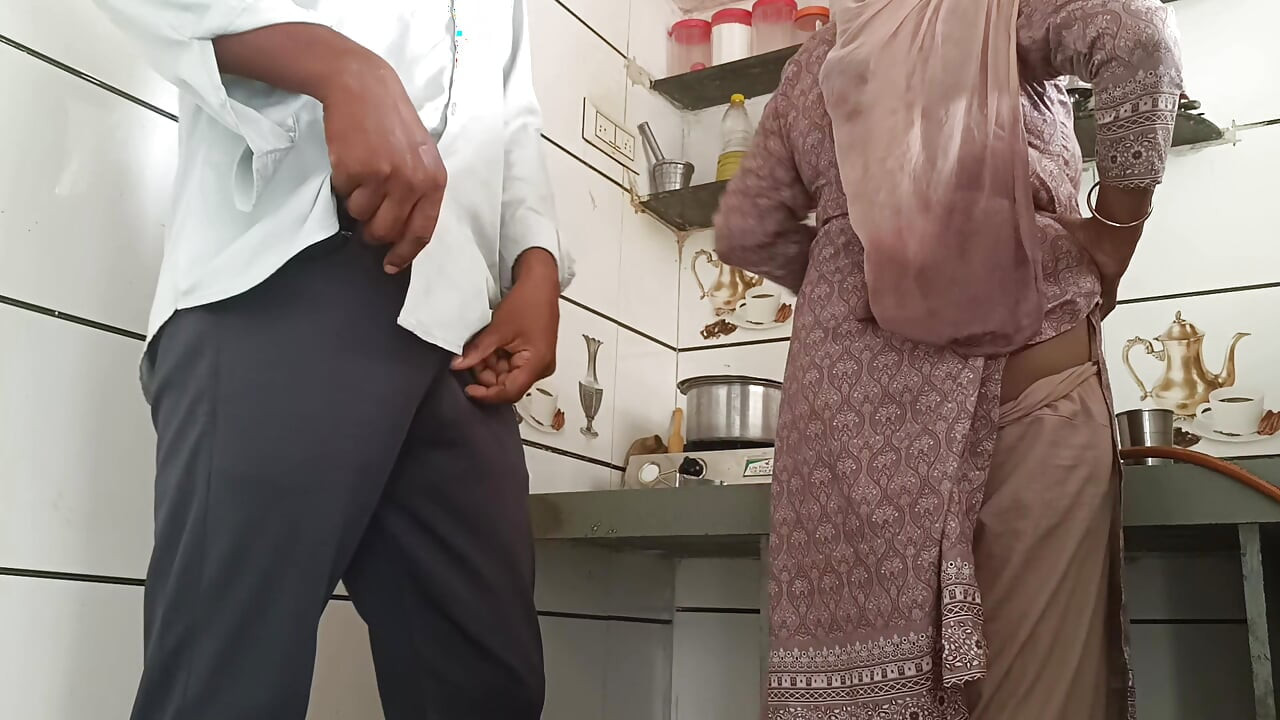 Rasoi mein bhabhi ji ke sath masti