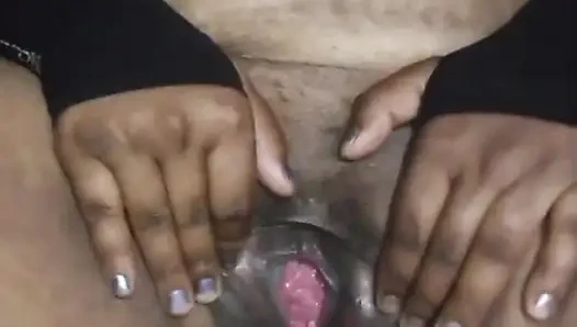 Моя киска дези лижет мою горячую киску Хво как моя черная киска дези нравится и комментировать, следую за мной, Расскажи мне как нравится моя киска