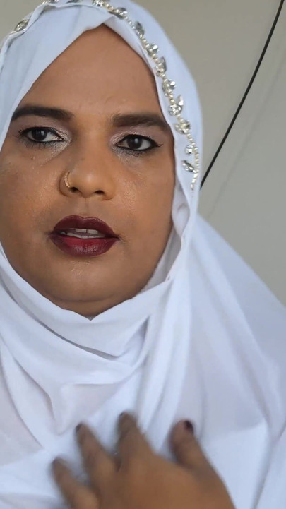 Une Pute Khatun En Hijab L’emmène À Baiser Hardcore