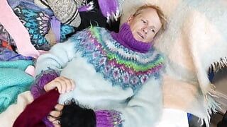 Свитер фетиш Mohair Angora мягкие пуловеры и прыжки на свитере кровати, ведущих к огромному оргазму.